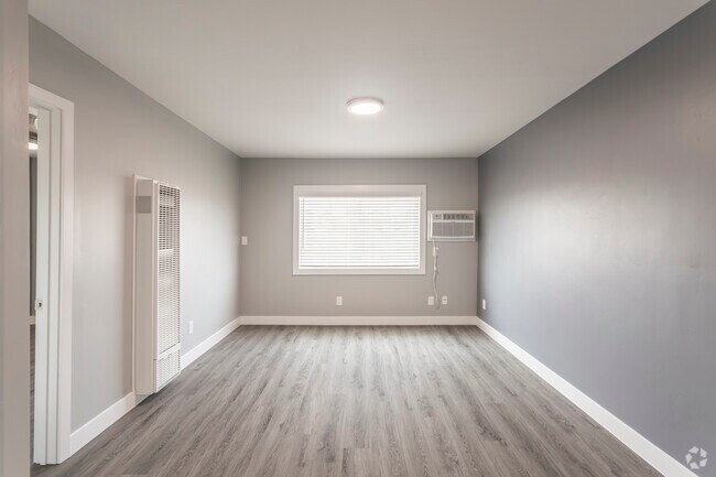 1HAB, 1BA - 550&nbsp;ft² - Sterling Terrace-City Heights Adjacent