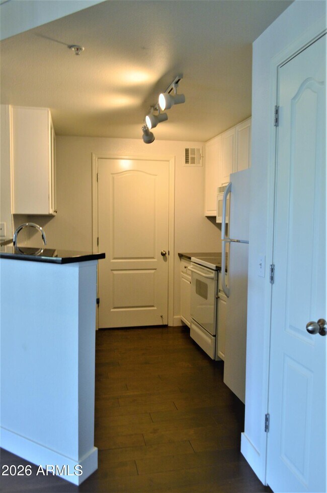 1701 E Colter St Unit 471