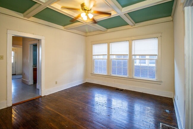 Photo - 1107-1109 E Walnut Unidad 1109