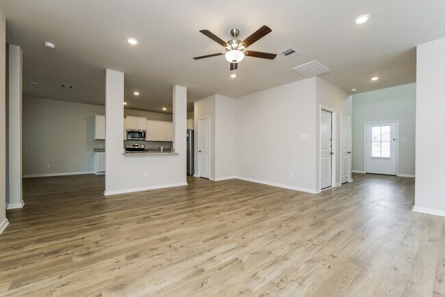 16435 Honeysuckle Hl Dr