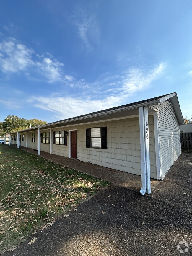 Building Photo - 626 N 32nd St Rental