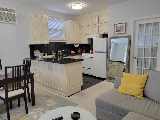 kitchenette - 97-13 64th Rd Unit Furnished 1 bedroom