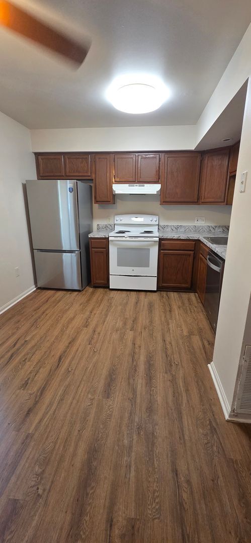 Photo - Act Fast! 2 Bedroom Townhome In Columbia