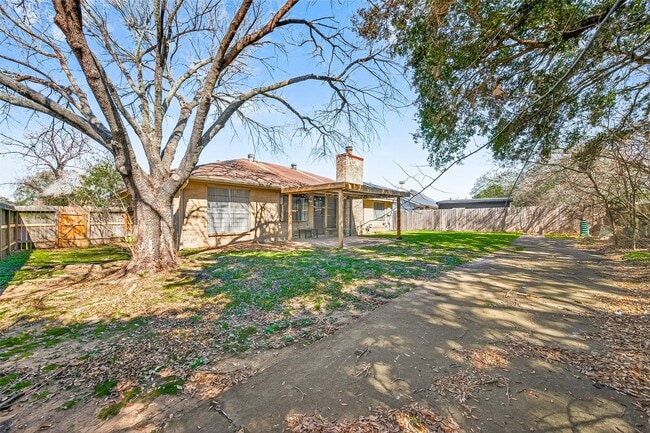 Photo - 927 Comstock Springs Dr