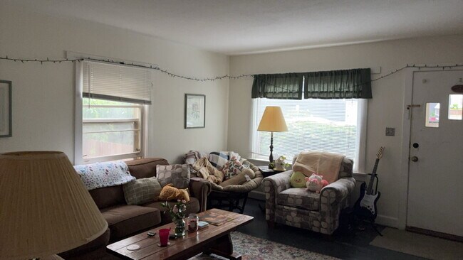 Exciting 4 Bed 1 Bath close to UWEC!