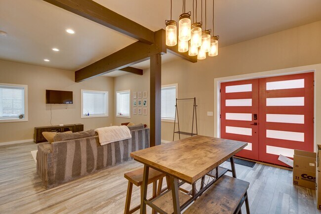 Photo - Fully furnished 3 bed 3 bath unit in Cap H...