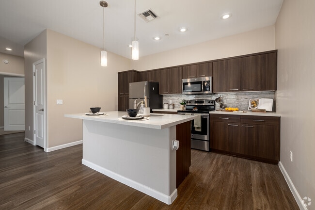 2 habitaciones, 2 baños - 986 pies cuadrados - Cocina - The Canyons at Linda Vista Trail