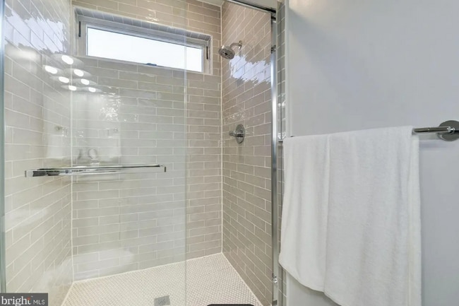 Photo - 3018-3012 12th St NE Unit 2