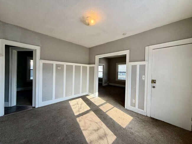 Photo - 618 E 97th St Unit Lower