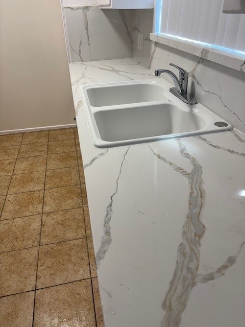 Kitchen new quartz counter - 4456 Overland Ave