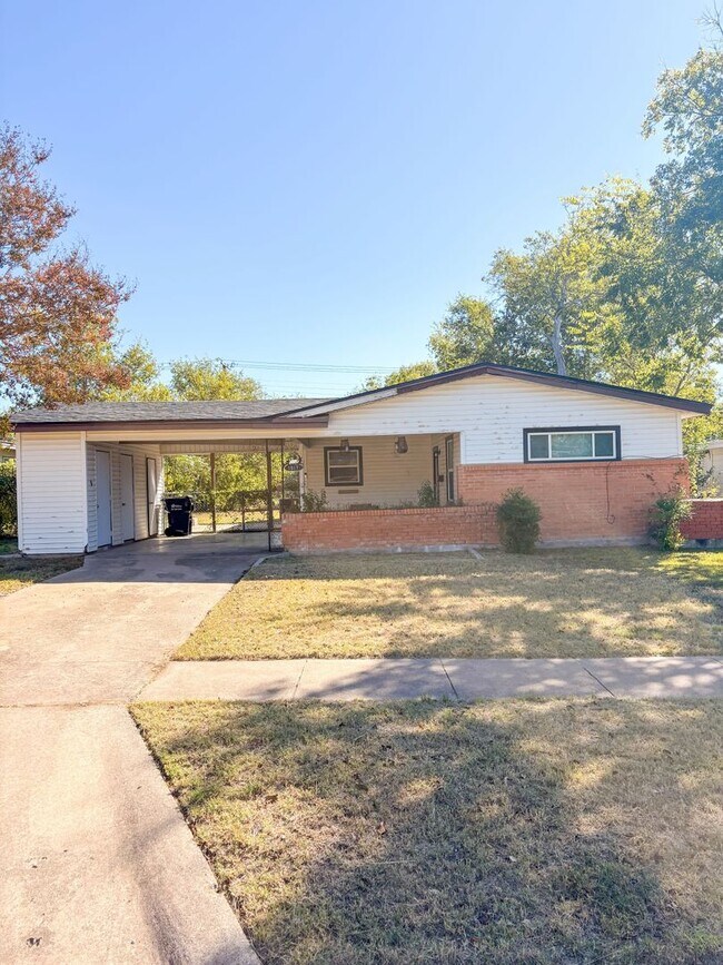 Photo - 1917 S 51st St