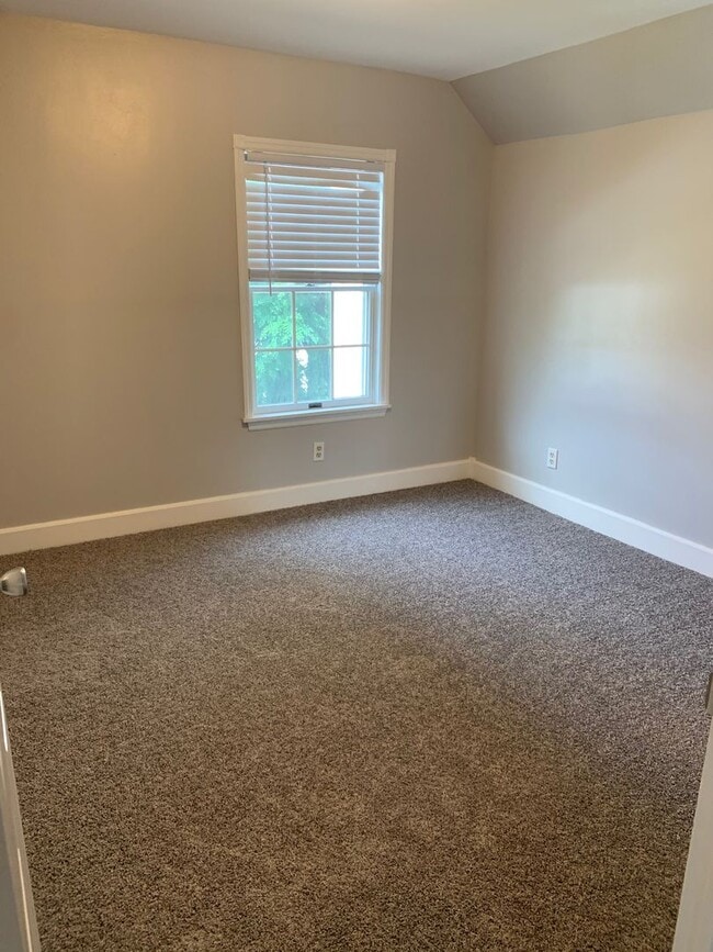 Photo - 9 Washington Ave Unit 2nd Floor