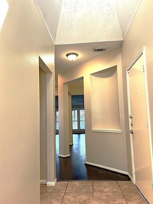 Photo - 4910 Linden Pl