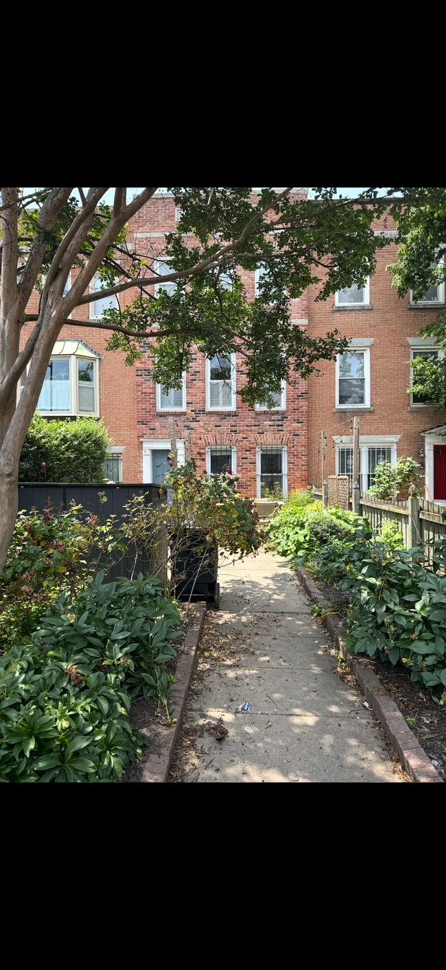 Building Photo - 3102 16th St NW Unit A