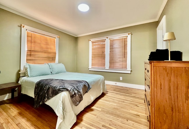 Photo - 610 N Plum St