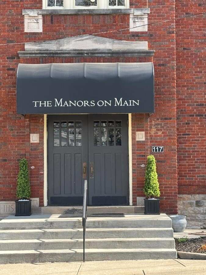 Photo - Manors On Main