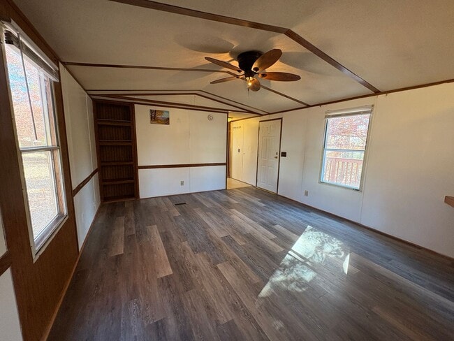 Photo - Spacious singlewide on private lot!