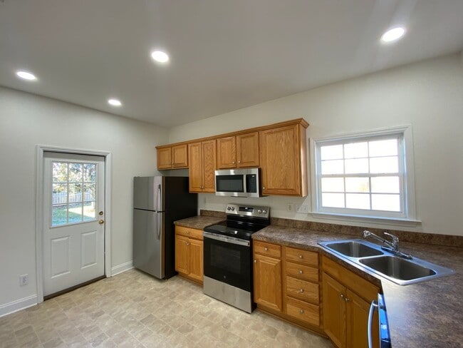 Photo - 5810 Brakenwood Ln