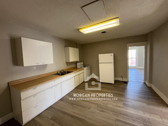 Photo - 925 Broad St Unit .5