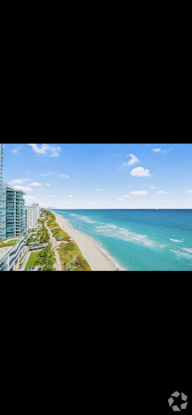 Building Photo - 6801 Collins Ave Unit LPH17 Rental