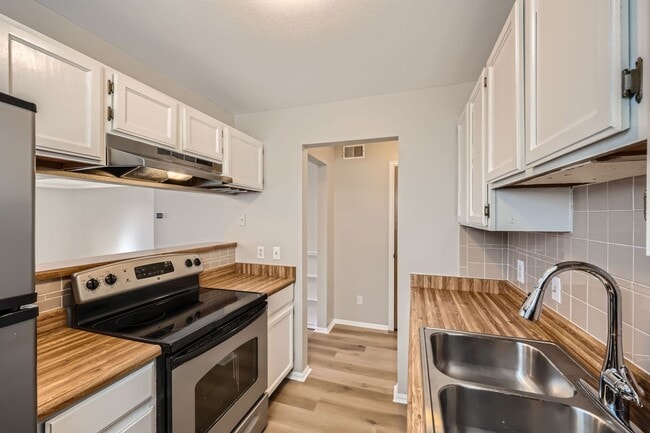 Photo - Must see 2 Bedroom 1 Bath in Castle Rock!!!