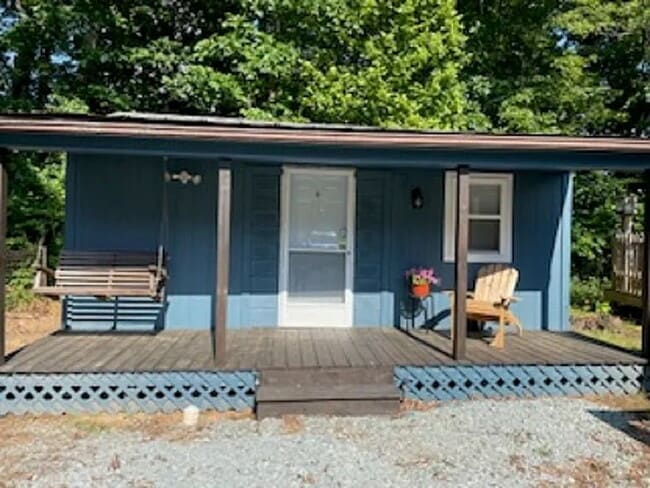 Building Photo - Fully furnished. Utilities included. Unit Cabin B