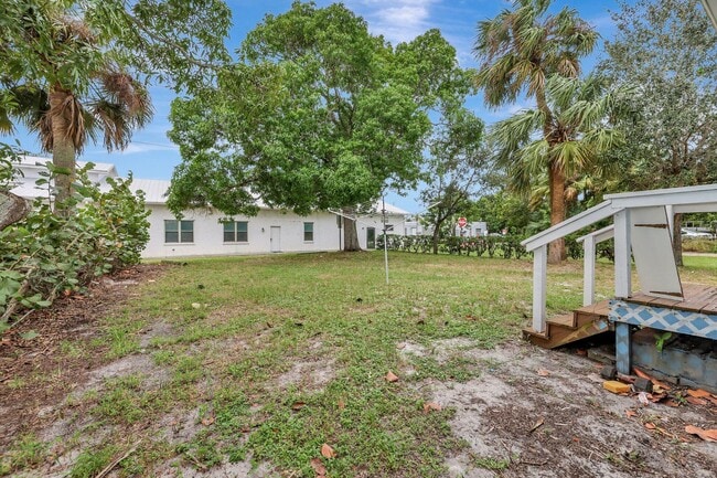 Photo - 922 SE Bayou Ave