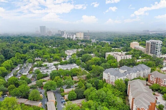 Photo - 100 Biscayne Dr NW