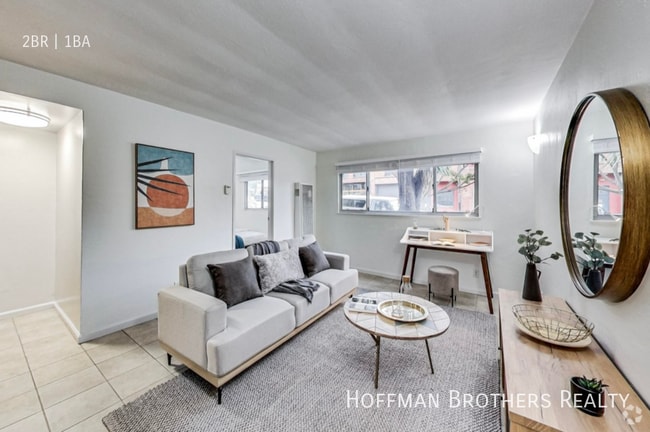 Building Photo - 1125 E 18th St Unit 7A Rental