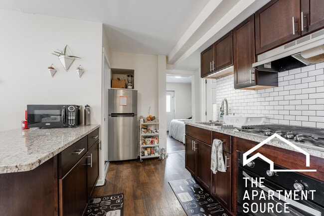 Photo - 1505 W Fullerton Ave Unit 2R