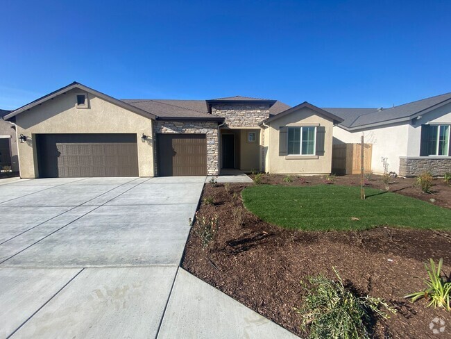 Building Photo - New 4 bedroom home available soon in Tulare!