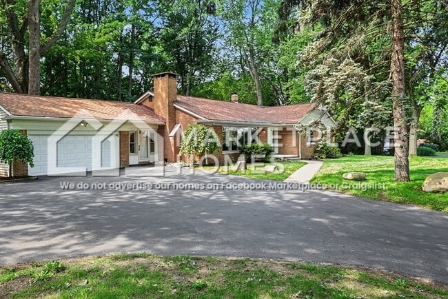 Photo - 1220 E Square Lake Rd