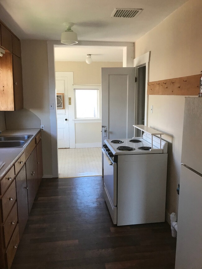 Photo - Great Winslow Rental