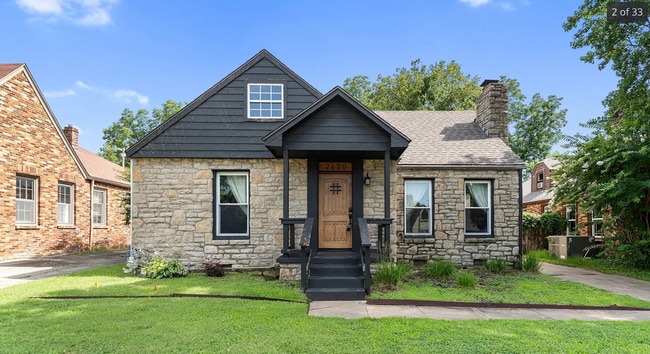 Building Photo - Stunning 4-bedroom, 2-bathroom Home