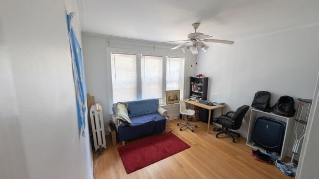 Photo - 1222 W Victoria St Unit 2