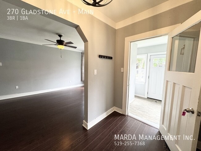 Photo - SPACIOUS 3 BED /1 BATH MAIN FLOOR UNIT IN WALKERVILLE + HYDRO & GAS Unit Main