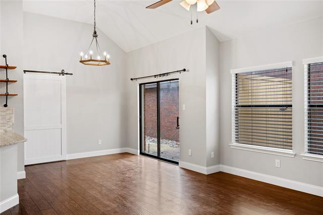 Photo - 2219 Greenview Dr