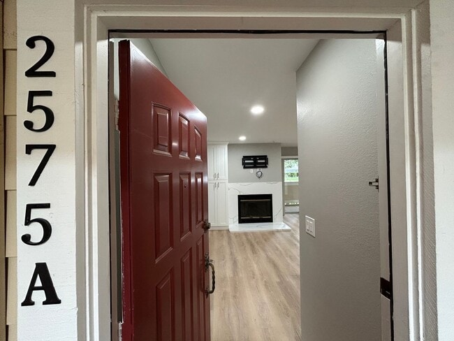 Building Photo - Sophisticated 2BR Walnut Creek Residence –... Unit A Rental