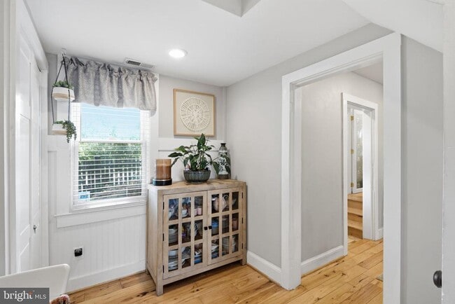 Photo - 611 S King St