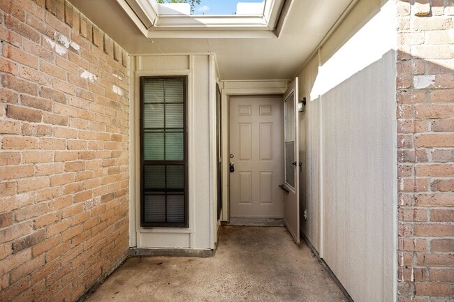 Photo - 16610 Carbridge Dr