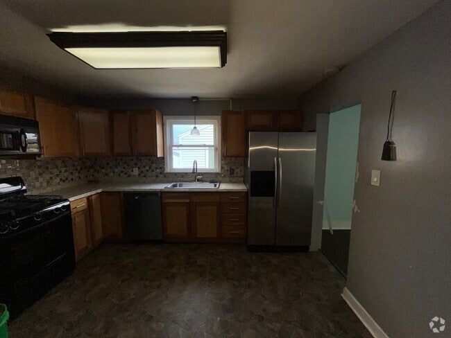 Building Photo - 1452 E Logan St Rental