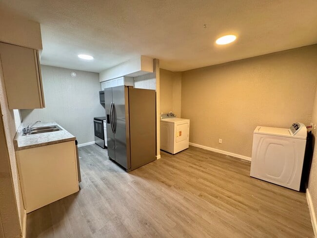 Building Photo - 228 SE 121st Rd Unit #2