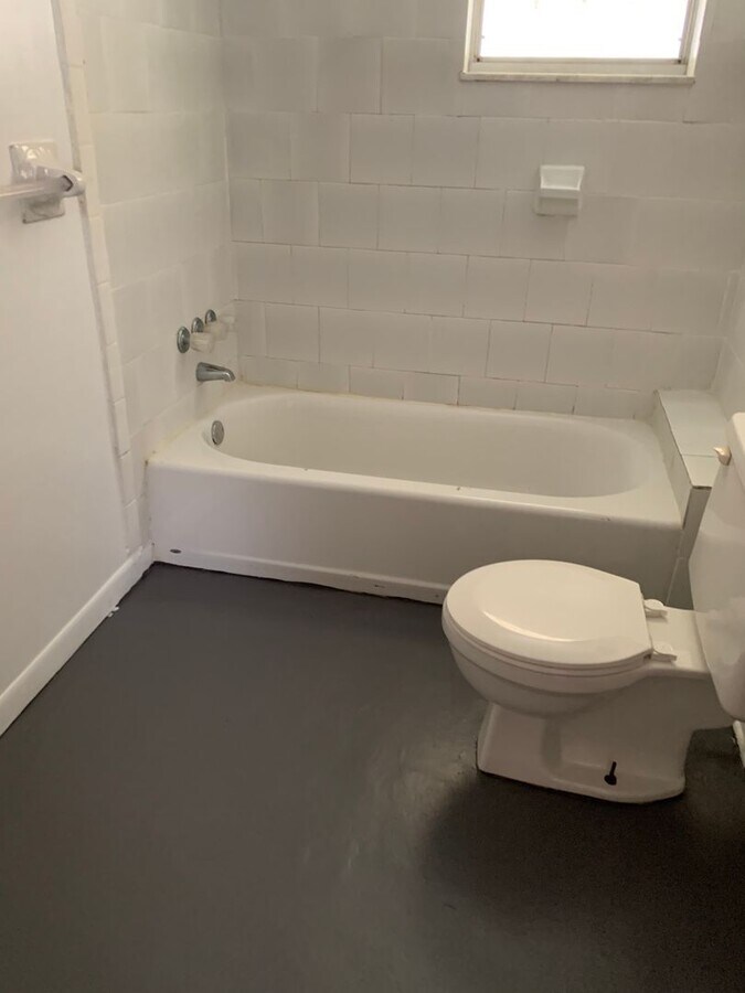 Photo - 2004 E Genesee St