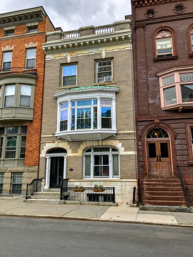 Photo - 375 State Street Unidad Garden Apt
