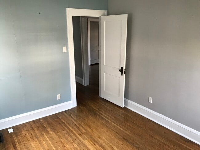 Photo - 1533 Warren Rd