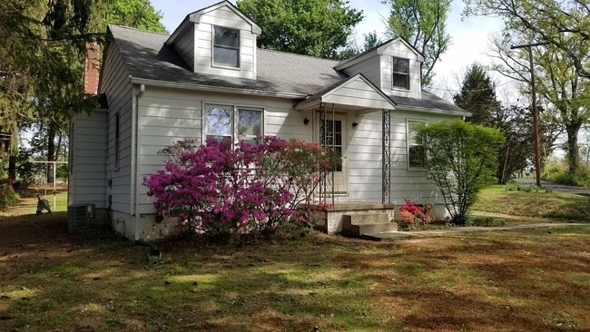 Building Photo - 903 Sherers Hill Rd Rental