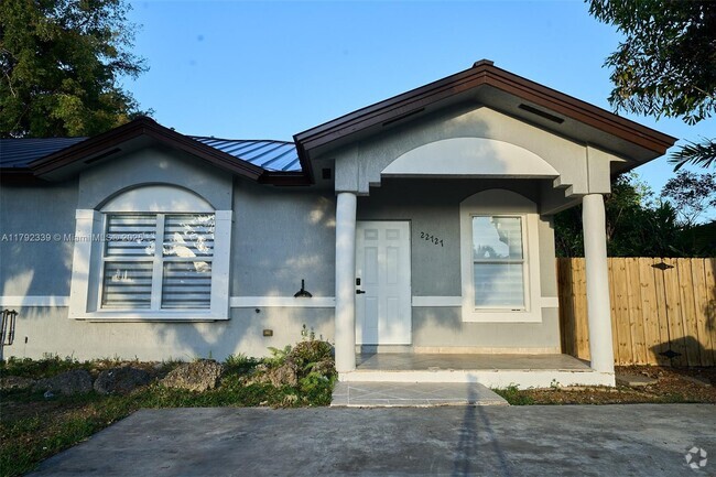 Building Photo - 22725 SW 125th Ave Unit B Rental