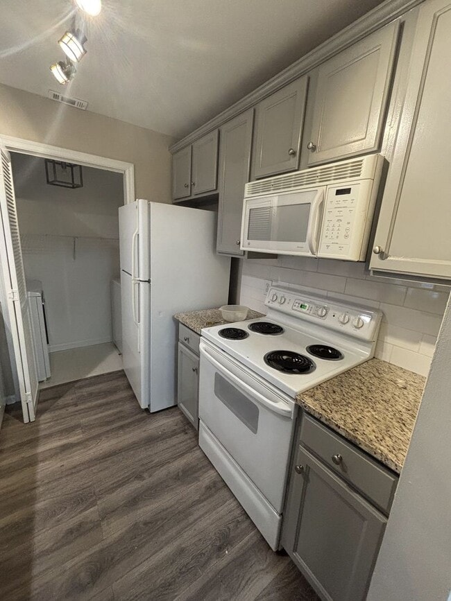 Photo - Ground floor 2 bed condo with no neighbors above or below