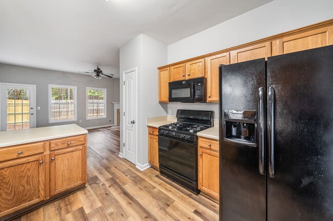 Photo - 82 Brookvalley Ct W