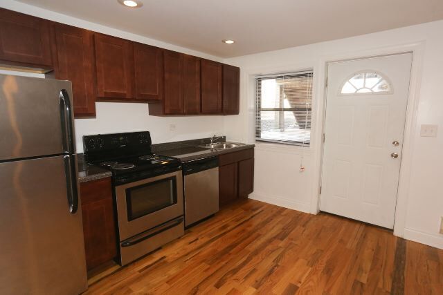 Photo - 1120 W Oakdale Ave Unidad 6H